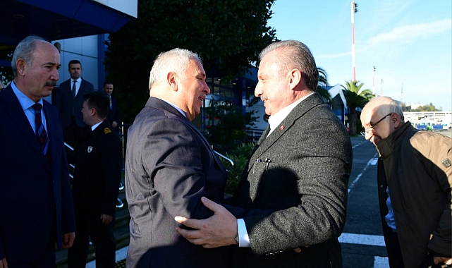 ESKİ MECLİS BAŞKANI ŞENTOP TRABZON'DA