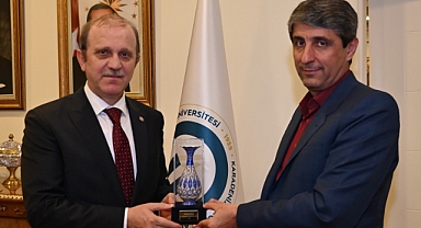 KTÜ REKTÖRÜ ÇUVALCI, İRAN HEYETİNİ AĞIRLADI  