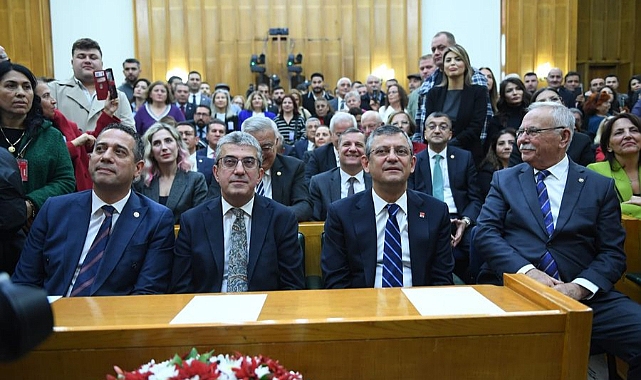 ÖZGÜR ÖZEL'DEN İYİ PARTİ İÇİN İLK YORUM