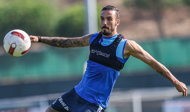 ÜLKESİNDE YILDIZ, FIRTINA'DA SIRADAN!