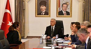 VALİ YILDIRIM, HALK GÜNÜNDE VATANDAŞLARI DİNLEDİ