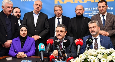 AHMET METİN GENÇ BASIN TOPLANTISI DÜZENLEDİ