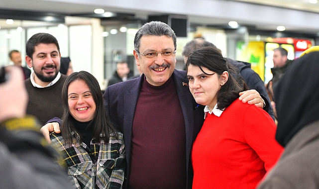 BAŞKAN GENÇ, ENGELLİ BİREYLER VE AİLELERİYLE BİR ARAYA GELDİ