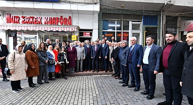 BAŞKAN GENÇ, KÖPRÜBAŞI, VE SÜRMENE’NİN NABZINI TUTTU! HALK, GENÇ’İ BAĞRINA BASTI 