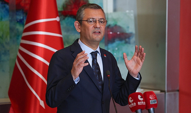 CHP'Lİ ÖZGÜR ÇELİK'TEN SOYLU'YA: ŞİMDİ YAN ÇİZİYOR