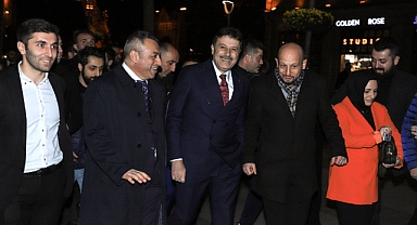 AK PARTİ TAM KADRO MEYDANA İNDİ!