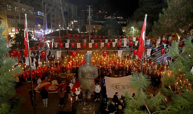AKÇAABAT'IN KURTULUŞ YILDÖNÜMÜNDE FENER ALAYI