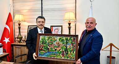 BAŞKAN GENÇ, TARİHİ AVRASYA PAZARI ESNAFIYLA BİR ARAYA GELDİ 