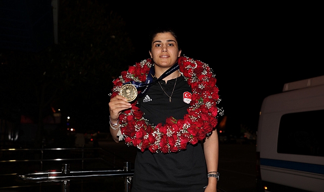 BUSENAZ SÜRMENELİ NEDEN TRABZONSPOR'DAN AYRILDI?