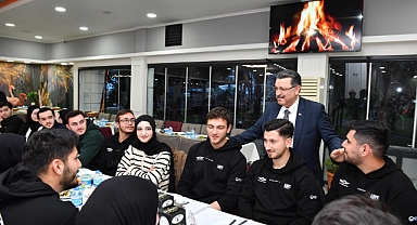 GENÇ:AVRUPA’DA BÖYLE GENÇLİK YOK, SİZLERLE GURUR DUYUYORUM!