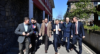 GENÇ, SÜRMENE'DE GÖVDE GÖSTERİSİ YAPTI