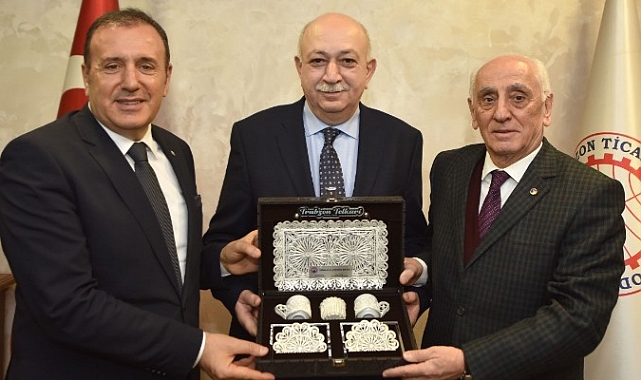 GÜRCİSTAN BAŞKONSOLOSUNDAN TTSO'NUN DİREKT UÇAK SEFERİ ÇALIŞMALARINA DESTEK