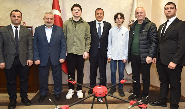 LİSE ÖĞRENCİLERİ ÇOK AMAÇLI DRON GELİŞTİRDİ