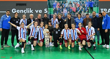 ORTAHİSAR KADIN HENTBOL TAKIMI ŞAMPİYONLUĞUNU İLAN ETTİ