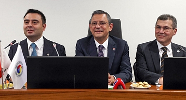 ÖZGÜR ÖZEL 300 BİN KİŞİYLE YAPILAN ANKETLERİN İLK SONUÇLARINI AÇIKLADI