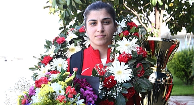 VE BİR ŞAMPİYON DAHA ELDEN KAÇTI