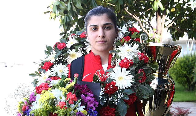 VE BİR ŞAMPİYON DAHA ELDEN KAÇTI