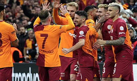 VE ZİRVE SONUNDA EL DEĞİŞTİRDİ