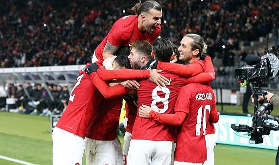 AY-YILDIZLILARIN MACARİSTAN SINAV