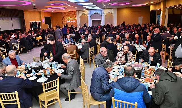 GENÇ, ŞOFÖRLERLE İFTAR YEMEĞİNDE BULUŞTU