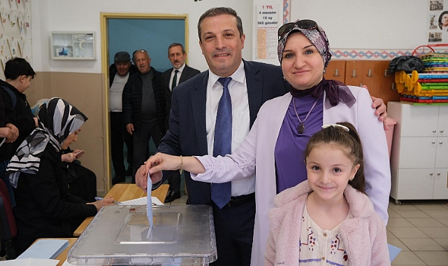 İYİ PARTİLİ MUHAMMET ERKAN EŞİYLE BİRLİKTE  KULLANDI