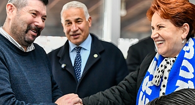 MERAL AKŞENER'DEN 6'LI MASAYA SERT SÖZLER: ARKADAŞLAR DÜMEN İÇİNDEYMİŞ