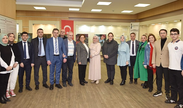 ÖĞRENCİLERDEN 'İŞ HAYATINDA KADIN' TEMALI RESİM SERGİSİ