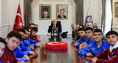 ŞAMPİYONLARDAN VALİ YILDIRIM'A ZİYARET
