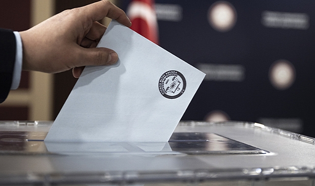 TÜRKİYE SANDIK BAŞINDA