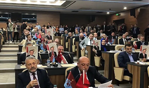 AHMET KAYA:  ERDOĞAN'IN FOTOĞRAFINI İSTEYEN ASABİLİR!