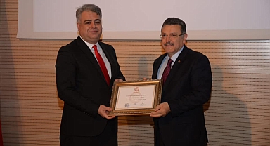 AHMET METİN GENÇ MAZBATASINI ALDI