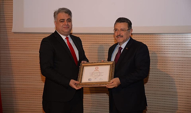 AHMET METİN GENÇ MAZBATASINI ALDI