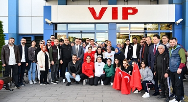 AVRUPA ŞAMPİYONU HAVVANUR’A MEMLEKETİ TRABZON’DA GÖRKEMLİ KARŞILAMA