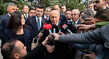 BAHÇELİ'DEN MERAL AKŞENER'E: PARTİNİN BAŞINDA DEVAM ETMELİ