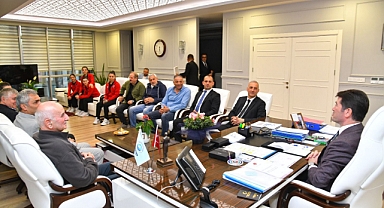 BAŞKAN KAYA, BAYAN HENTBOL TAKIMI’NI MAKAMINDA KABUL ETTİ