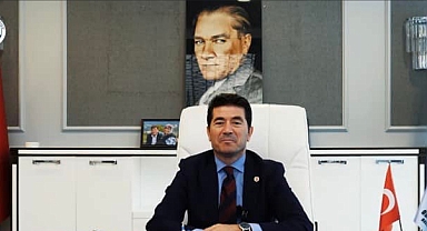 HALUK BATMAZ'DAN MUMCU'YA YANIT: KENDİ GENEL BAŞKANIMIZIN FOTOĞRAFINI DA ASMADIK