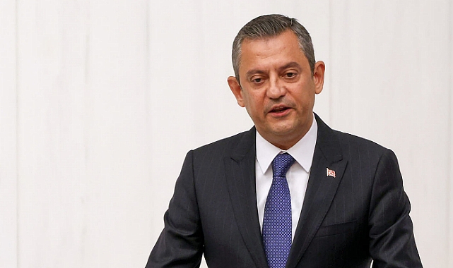 ÖZGÜR ÖZEL: BEN KEFİLİM, TAKSİM'İ 1 MAYIS'A AÇIN