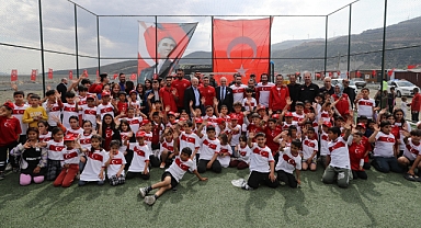 TFF HEYETİ, İSLAHİYE VE NURDAĞI'NDAKİ KONTEYNER KENTLERİ ZİYARET ETTİ