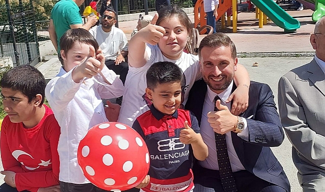 TRABZONSPOR'DAN ÖZEL GEREKSİNİMLİ ÇOCUKLARA 23 NİSAN HEDİYESİ!