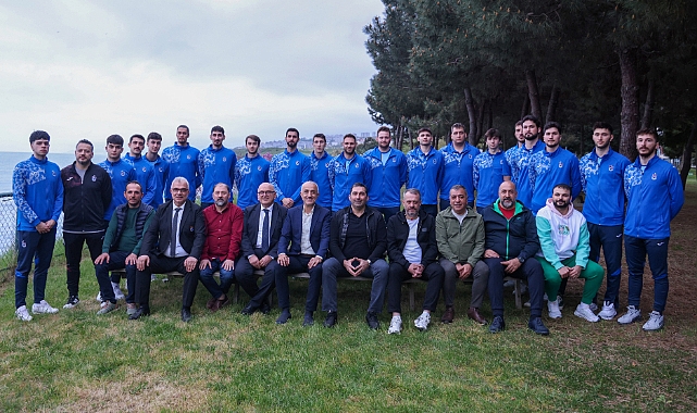 TRABZONSPOR YÖNETİMİ BASKETBOL TAKIMINI YEMEKTE AĞIRLADI