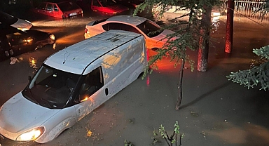 ANKARA'YI SAĞANAK VURDU: YAĞIŞ 70 KİLOGRAMA ULAŞTI