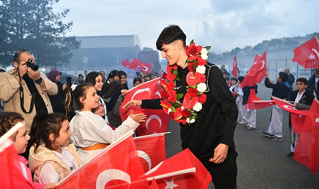 AVRUPA ŞAMPİYONU’NA MUHTEŞEM KARŞILAMA