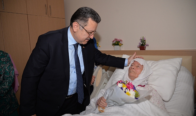 BAŞKAN GENÇ'TEN ANNELER GÜNÜ'NDE ANLAMLI ZİYARET