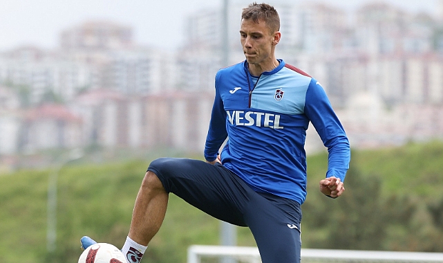 FLİP BENKOVİC TRİBÜN GÜLÜ OLDU