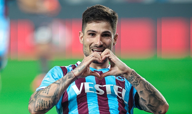 FOUNTAS ÇIKAR. TREZEGUET GİRER