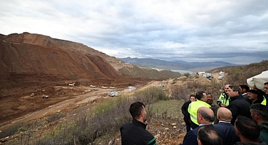İLİÇ’TE TOPRAK ALTINDA KALAN İKİ İŞÇİYE ULAŞILDI