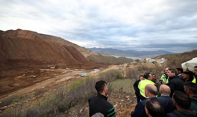 İLİÇ’TE TOPRAK ALTINDA KALAN İKİ İŞÇİYE ULAŞILDI