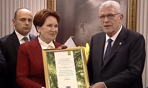 İYİ PARTİ'DE DEVİR TESLİM GERÇEKLEŞTİ