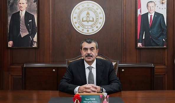 MİLLİ EĞİTİM BAKANI TEKİN 'CEMAATÇİ MİSİNİZ?' SORUSUNA YANIT VERDİ