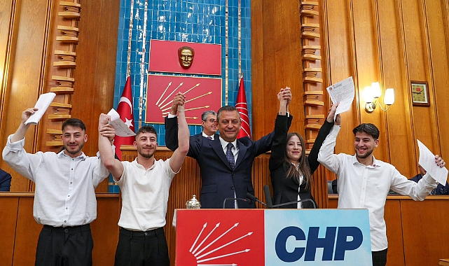 ÖZGÜR ÖZEL: ADAYLIĞIMI DAYATMAYACAĞIMDAN HERKES EMİN OLSUN